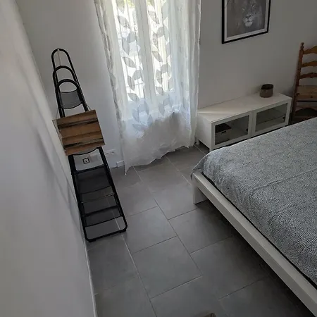 En Rez De Chaussee D'une Maison De Village Villa